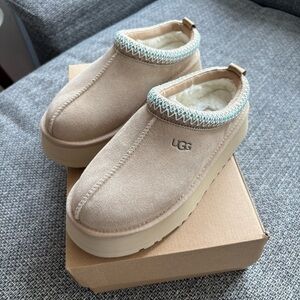 UGG Tazz Platform Slipper Women (Sand)